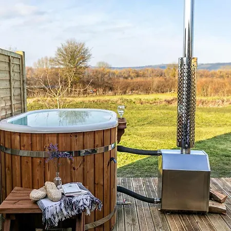 Villa Morgan Sweet, Apple Tree Glamping, Nr Wells Esterno foto